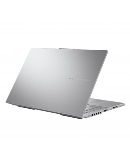 Лаптоп ASUS N6506MV-MA043W